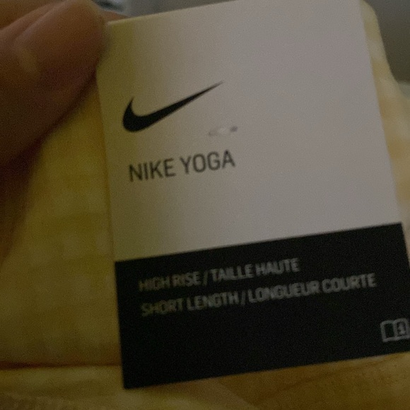 Nike DriFit Yoga Gingham Shorts 2X - Picture 3 of 4